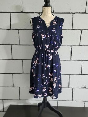 BUNDLE SALE! NWT- 41 Hawthorn- Sleeveless Navy Floral V-Neck Dress  Sz M